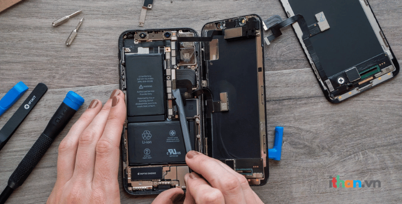 Thay pin Daison chính hãng cho Iphone 11 pro tại thị xã Hoàng Mai - Nghệ An