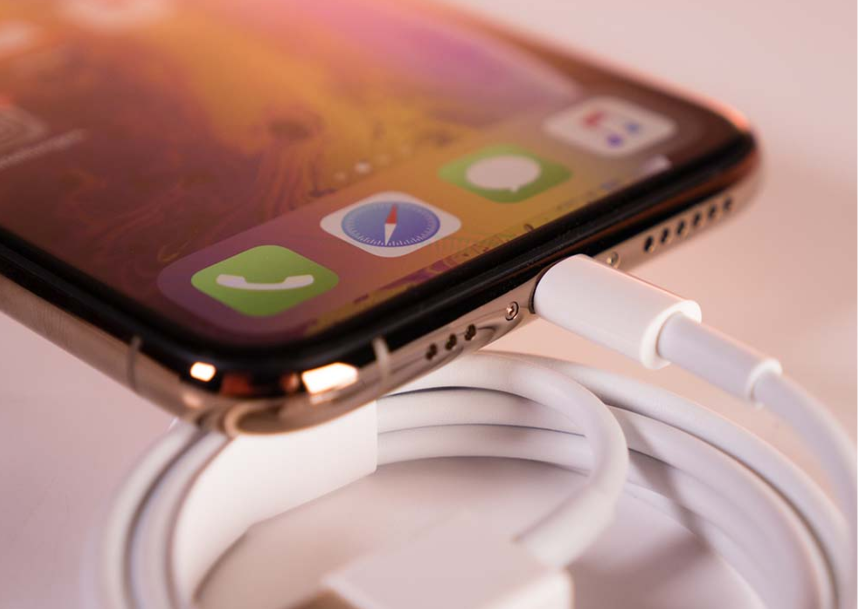 Thay pin Vmas chính hãng cho iPhone 12 tại iThan.vn - Hoàng Mai, Nghệ An.