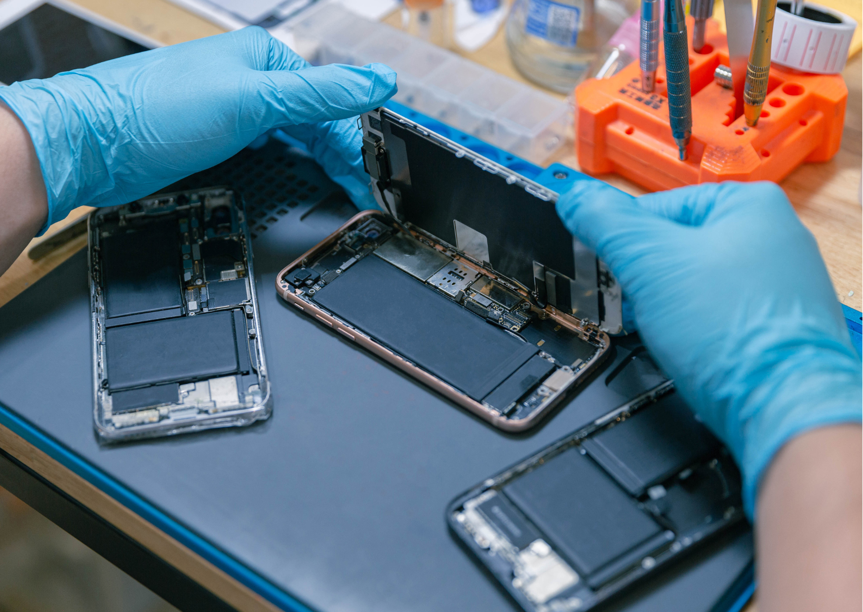 Thay pin iPhone 12 chính hãng Daison tại iThan.vn - Quỳnh Dị, Hoàng Mai, Nghệ An.